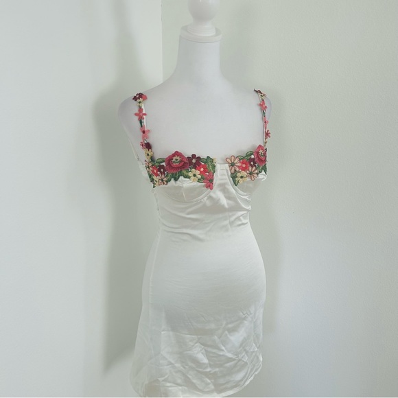 Princess Polly Kenzie Dress - Picture 4 of 7